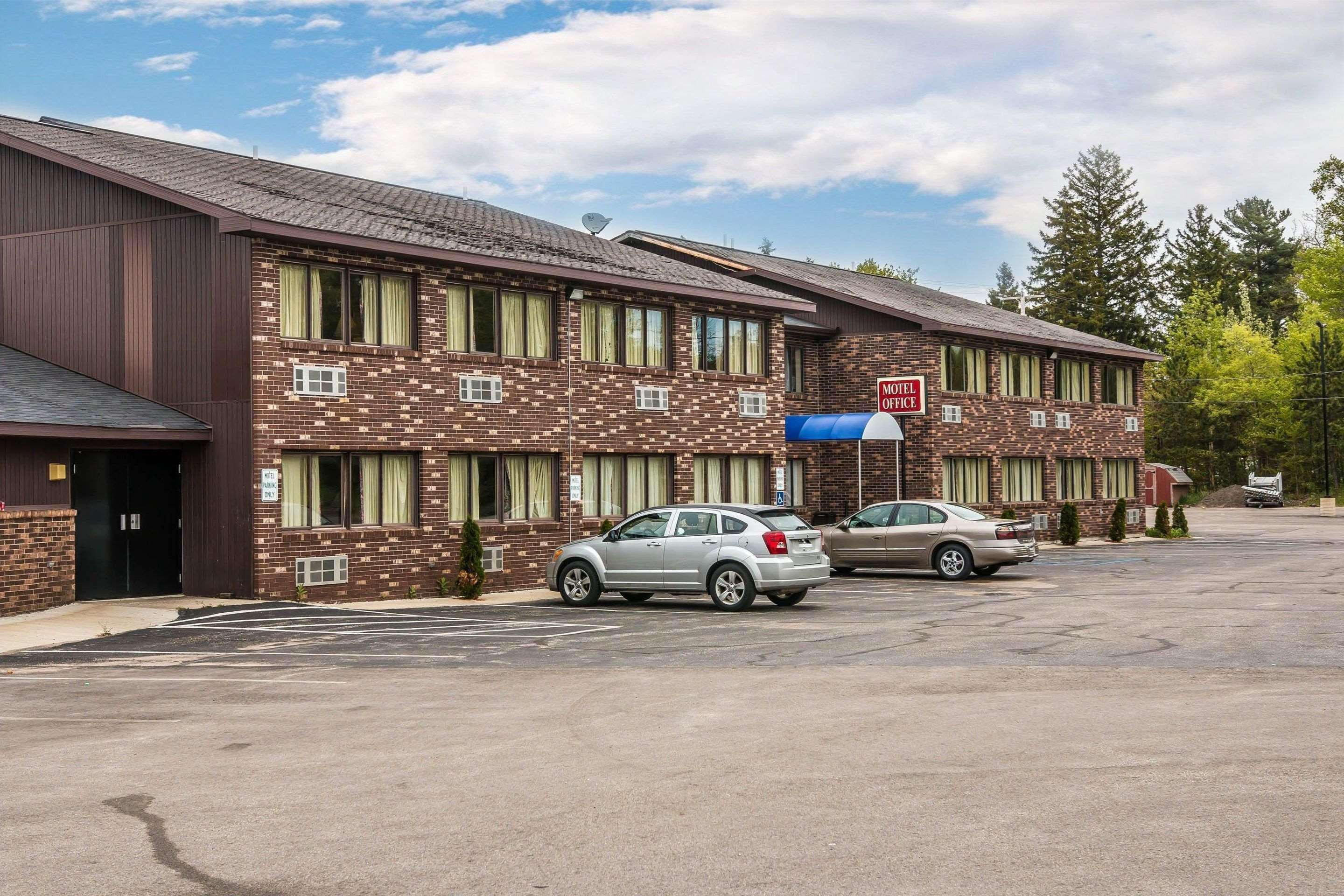 Rodeway Inn Muskegon Heights Экстерьер фото