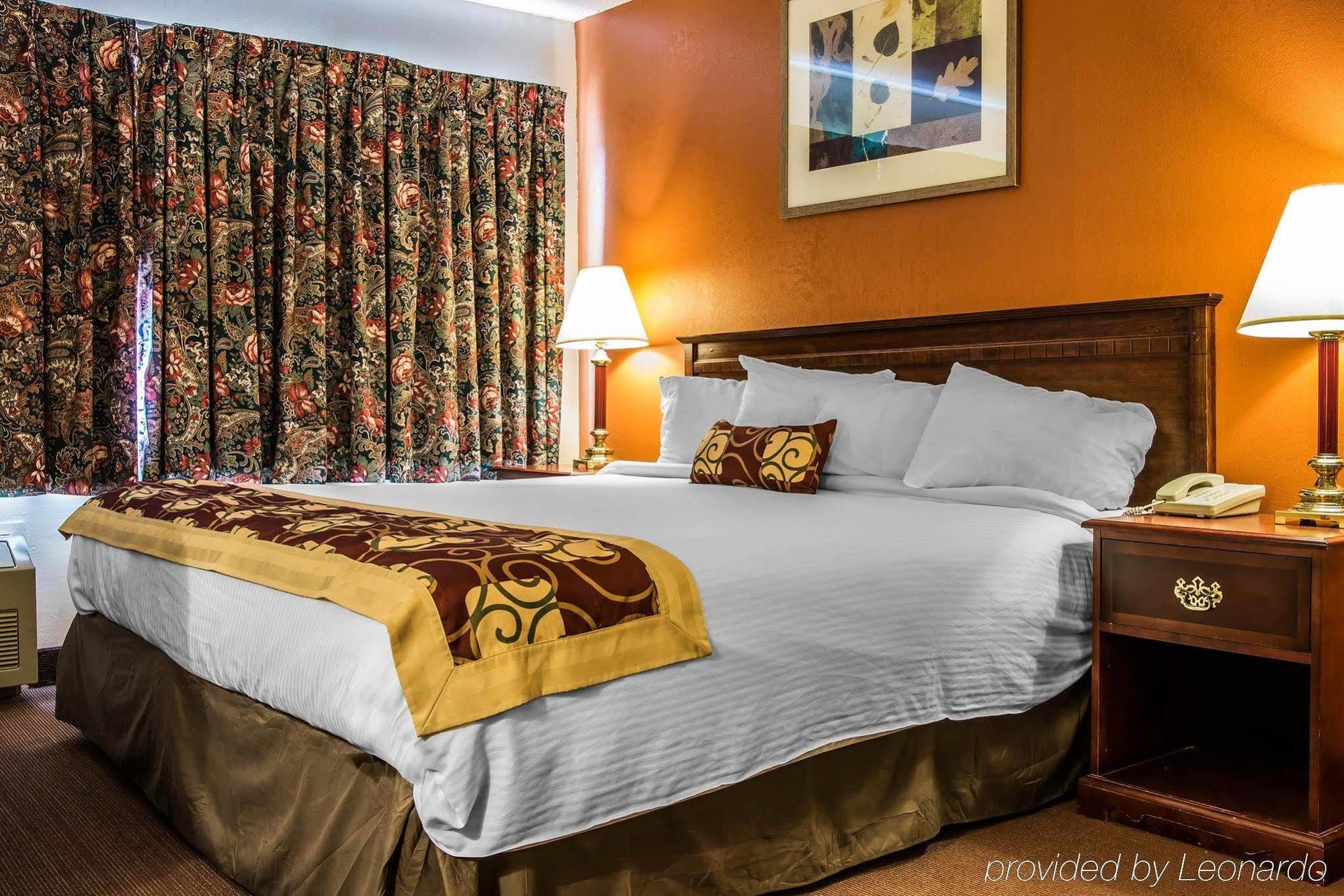 Rodeway Inn Muskegon Heights Экстерьер фото