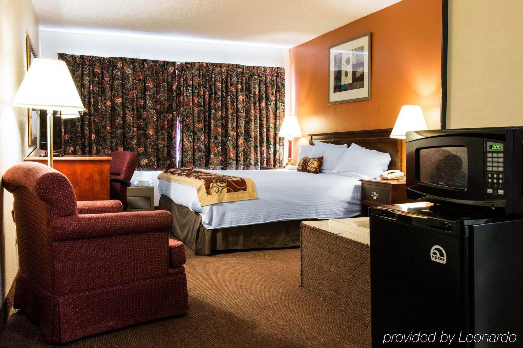 Rodeway Inn Muskegon Heights Экстерьер фото